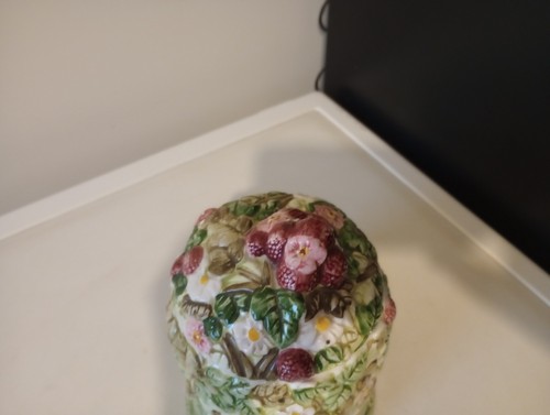 A Western House Gifts The Village Collectables Biscuit Barrel By Anne Rowe - Picture 7 of 17