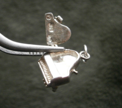 Jez Small Opening Grand Piano Vtg 925 Sterling Silver Charm Locket Pendant  2.4g