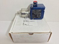 Itt / Neo-dyn Adjustable Differential Pressure Switch 160p44c3 Itt / Neo-dyn Adjustable Differential Pressure Switch 160p44c3