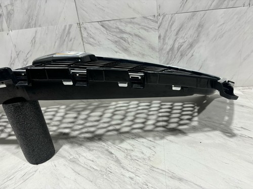 2020-2024 CADILLAC XT5 GRILLE ASSEMBLY OEM FRONT BUMPER GRILL 84724566 - Picture 13 of 24