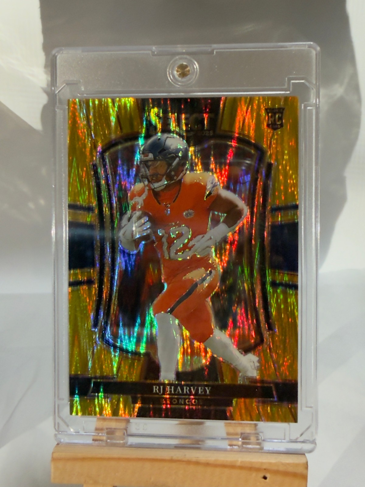 2025 Select - Premier Level RJ Harvey #110 Gold Shock Prizm /10 Rookie Mint
