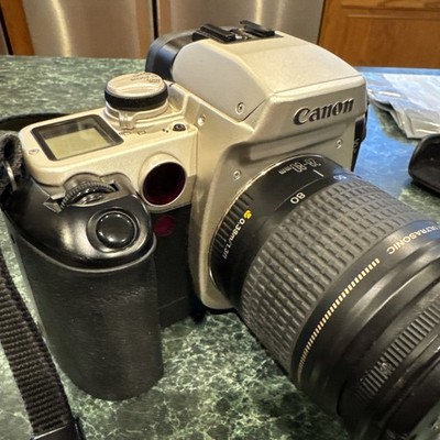 Canon EOS ELAN II 35mm Camera wirh case and Lens, no battery no