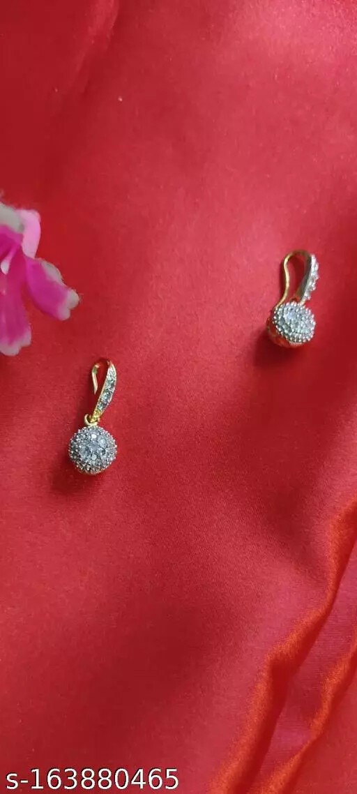 Set collana oro diamanti design tradizionale elegante con orecchini per ragazze foto 4