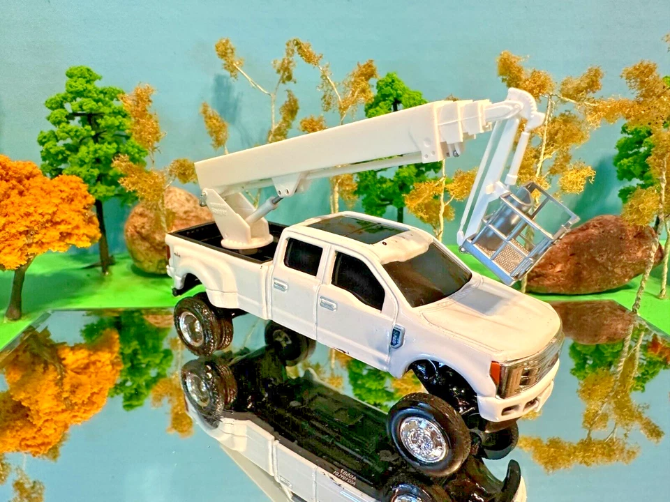 1/64 Elevado Personalizado Ford F350 4 Puertas Doble Cabina, Pluma Telescópica Articulada Foto 2 de 4