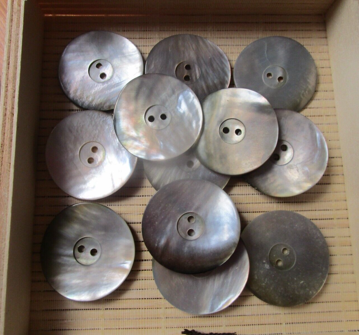Lot De 11 Boutons Gris Marbré Nacré - Diamètre 1,7 Cm, Pied, Référence 962, France