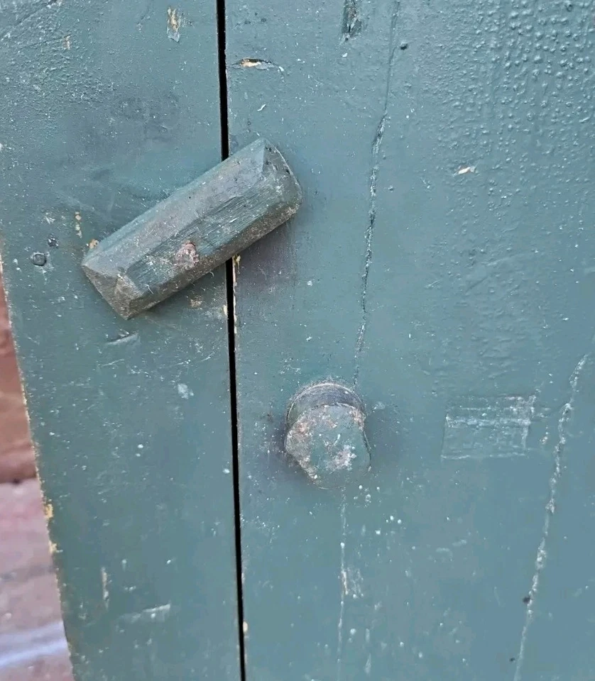 PRIMITIVE Antique Old Paint 2 Shelf HANGING CABINET CUPBOARD Hinged Door 23x15x8 - Image 2 of 4