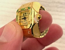 Gomia Yellow Square Face Ring Watch