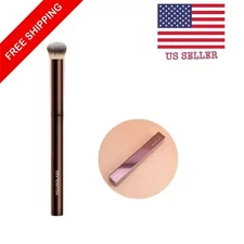 HOURGLASS Vanish Seamless Finish Concealer Brush – New in Box (NIB)