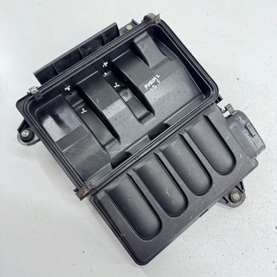 MAZDA2 MK2 AIR BOX FILTER HOUSING DUCT BOTTOM COVER 1.3 PETROL ZJ46 07-10