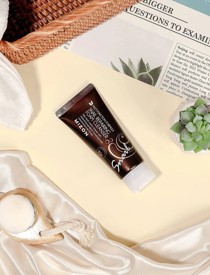 Limpiador de espuma reparadora de caracoles MZ, limpiador facial suave y suave (60 ml) Foto 3 de 4