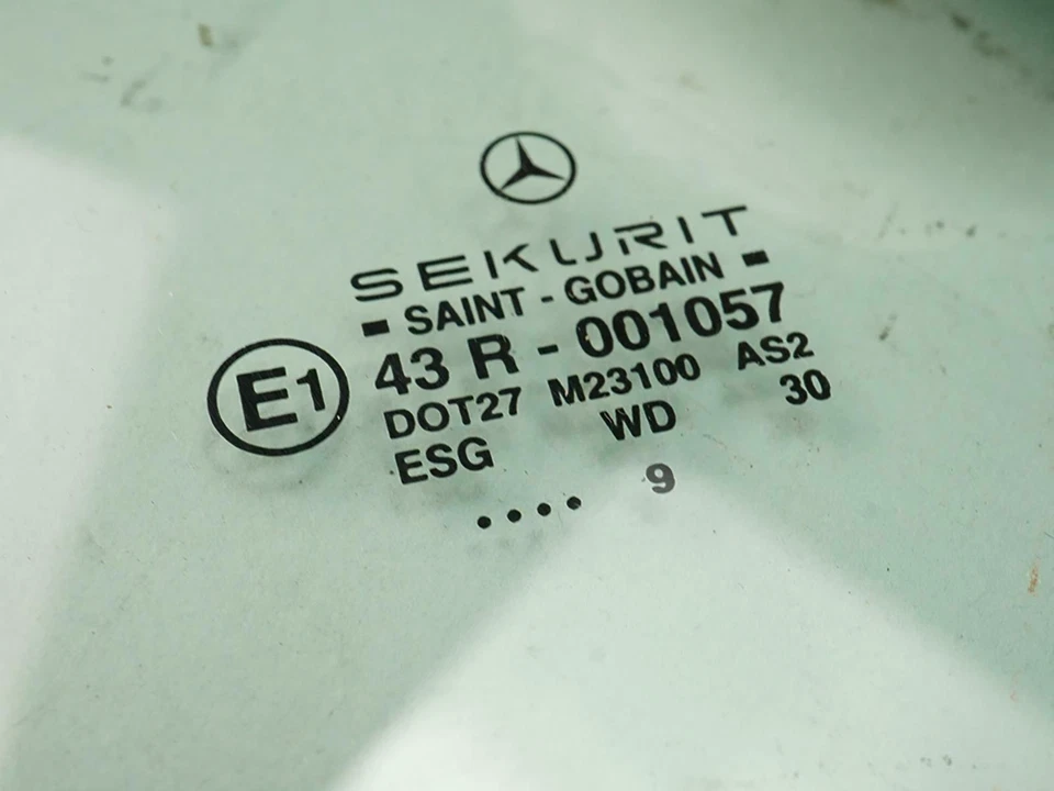 1994 - 2000 Mercedes Benz C Class W202 Glass Vent Window Driver Side Left Rear Foto 4 de 4