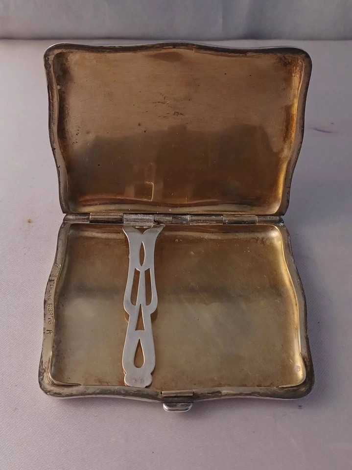 Estuche de cigarros vintage Gorham Sterling decorado mono'd 3 1/8" x 2 1/2" Foto 4 de 4