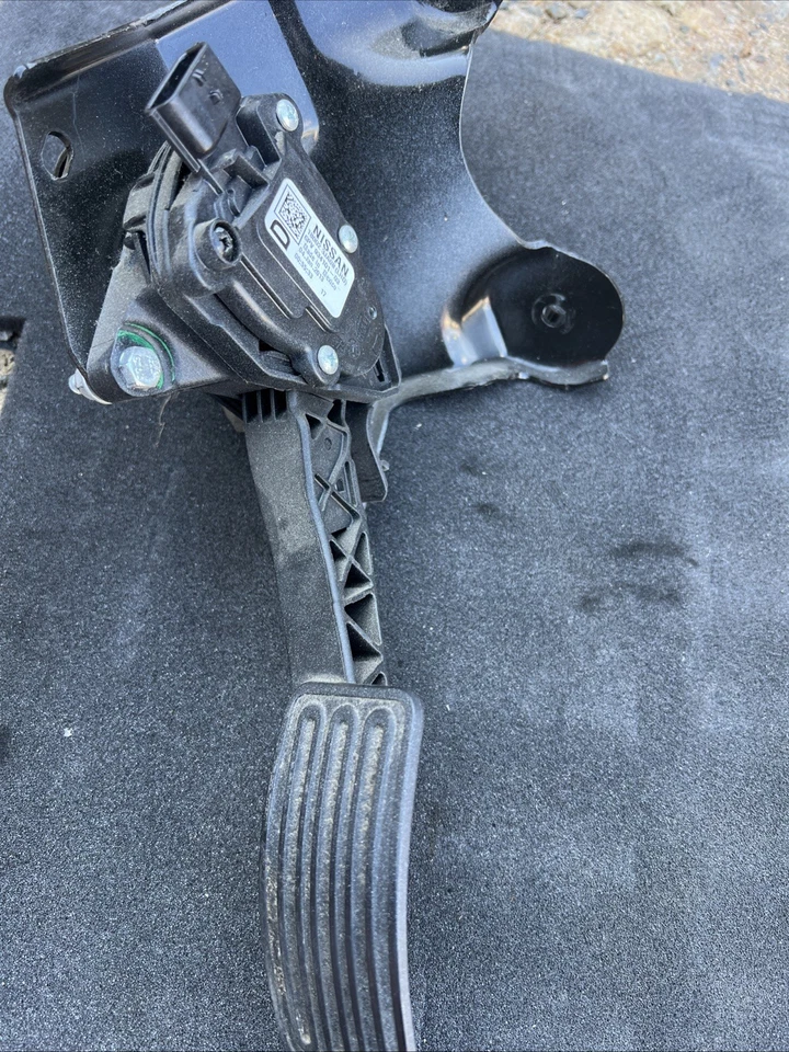 Infiniti JX35 QX60 2013-2020 3,5 L acelerador de piso pedal de gasolina soporte de montaje OEM Foto 3 de 3