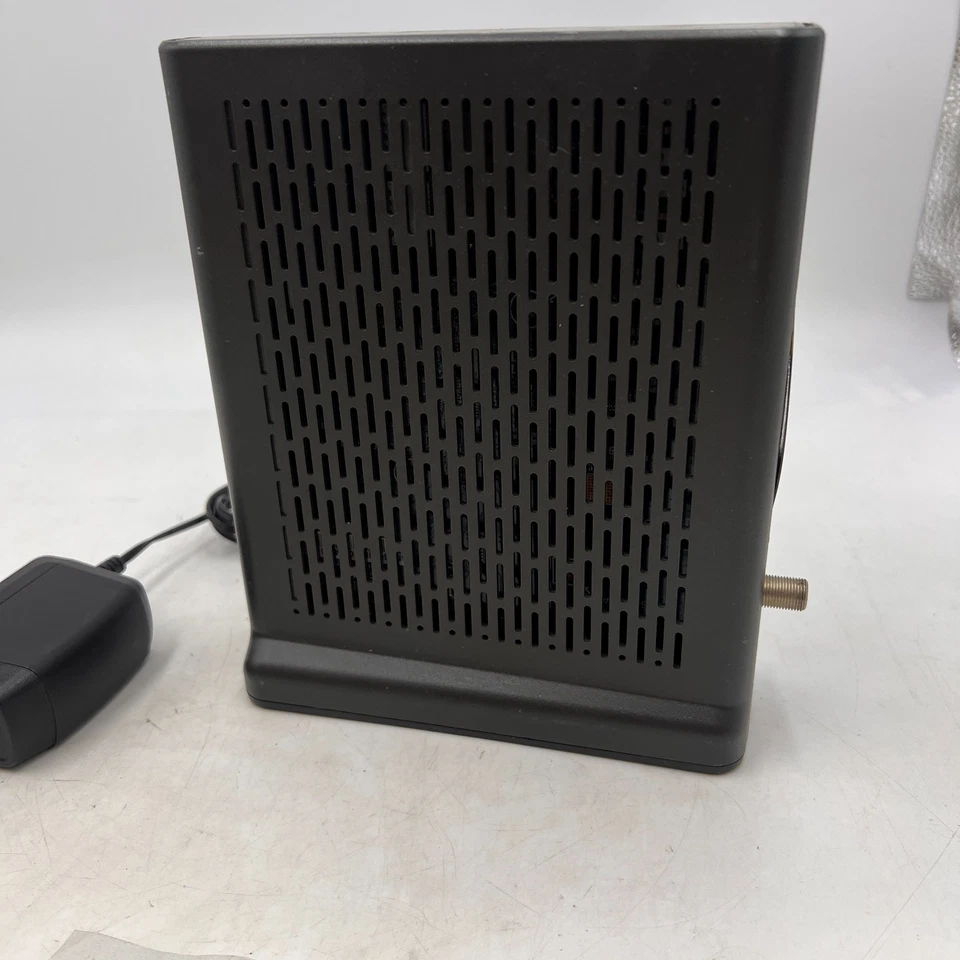 *FOR PARTS REPAIR* Arris TM3402 32x8/2x2 DOCSIS 3.1 Telephony Cable Modem - Image 3 of 4