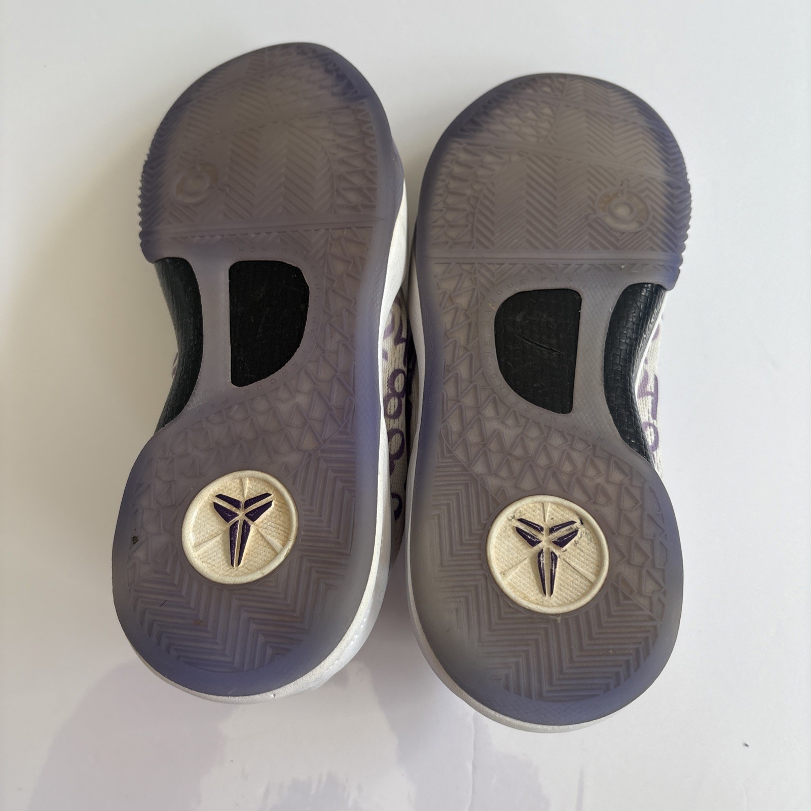 Kobe VIII Big Kids' Basketball Shoes /White/Court Purple Size 5 Y Sneakers image 9
