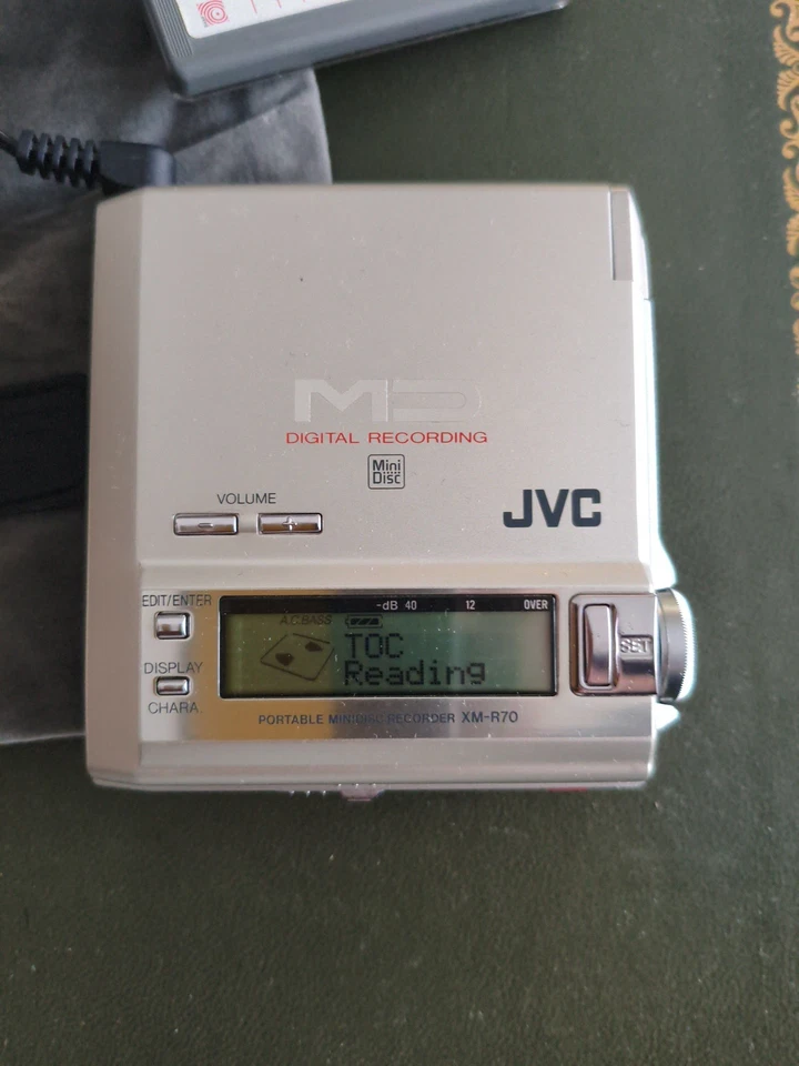 JVC  XM R70 Minidisc Portable Player Good Workin - Image 3 of 4