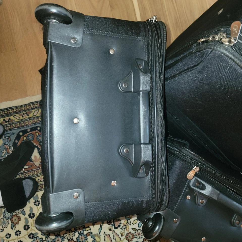 Pierre Cardin Premium Juego de Equipaje Ligero Lado Suave 3 Estuches COMO NUEVO Foto 2 de 4