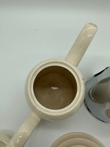 Acogedora cubierta y remache de metal con aislamiento de loza vintage hecha en Inglaterra - Imagen 2 de 11