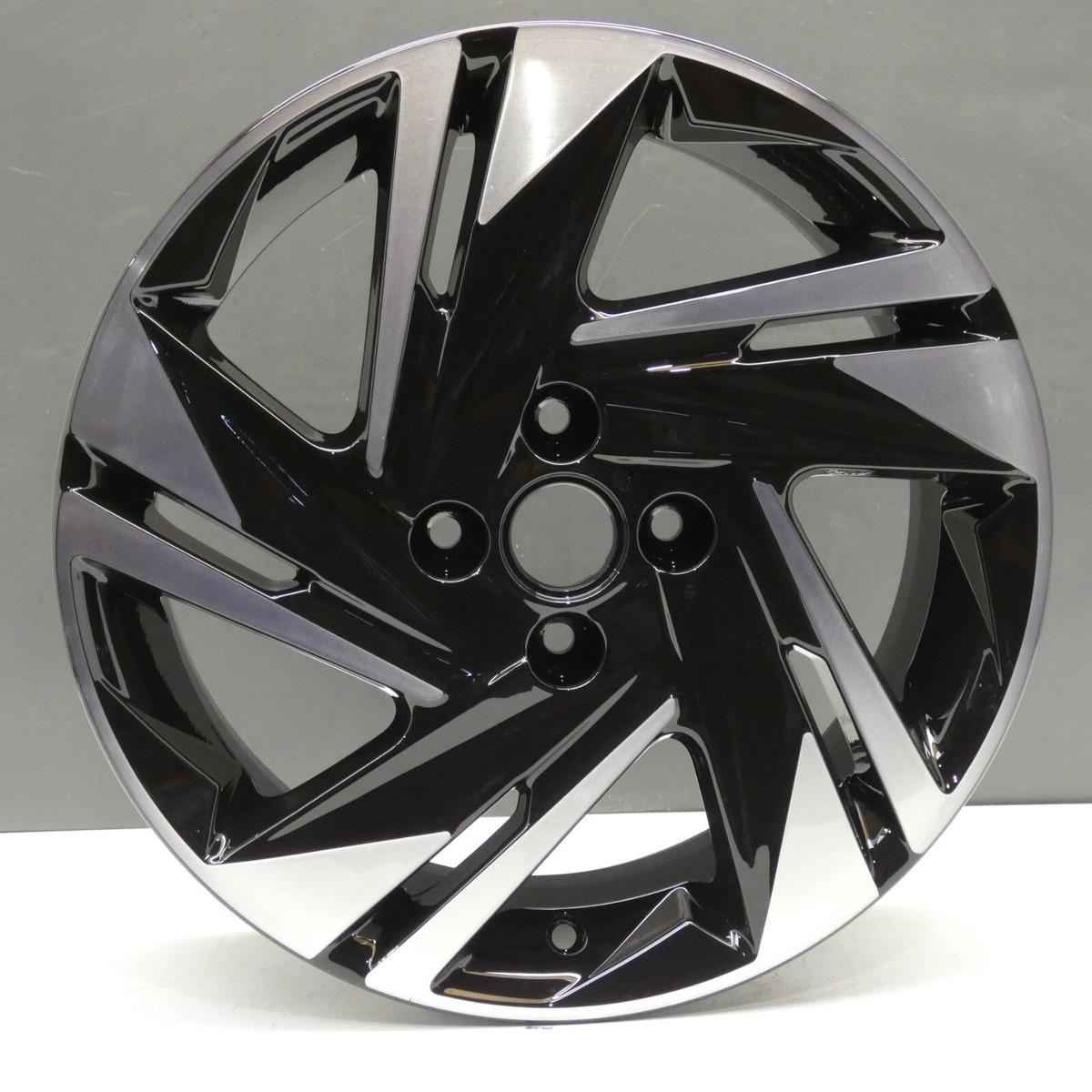 2016/ / TY/010 Rim Plate240 black 2枚組 HYUNDAI I20 16'' DIAMOND CUT ALLOY WHEEL RIM BLACK 6J OEM 52910
