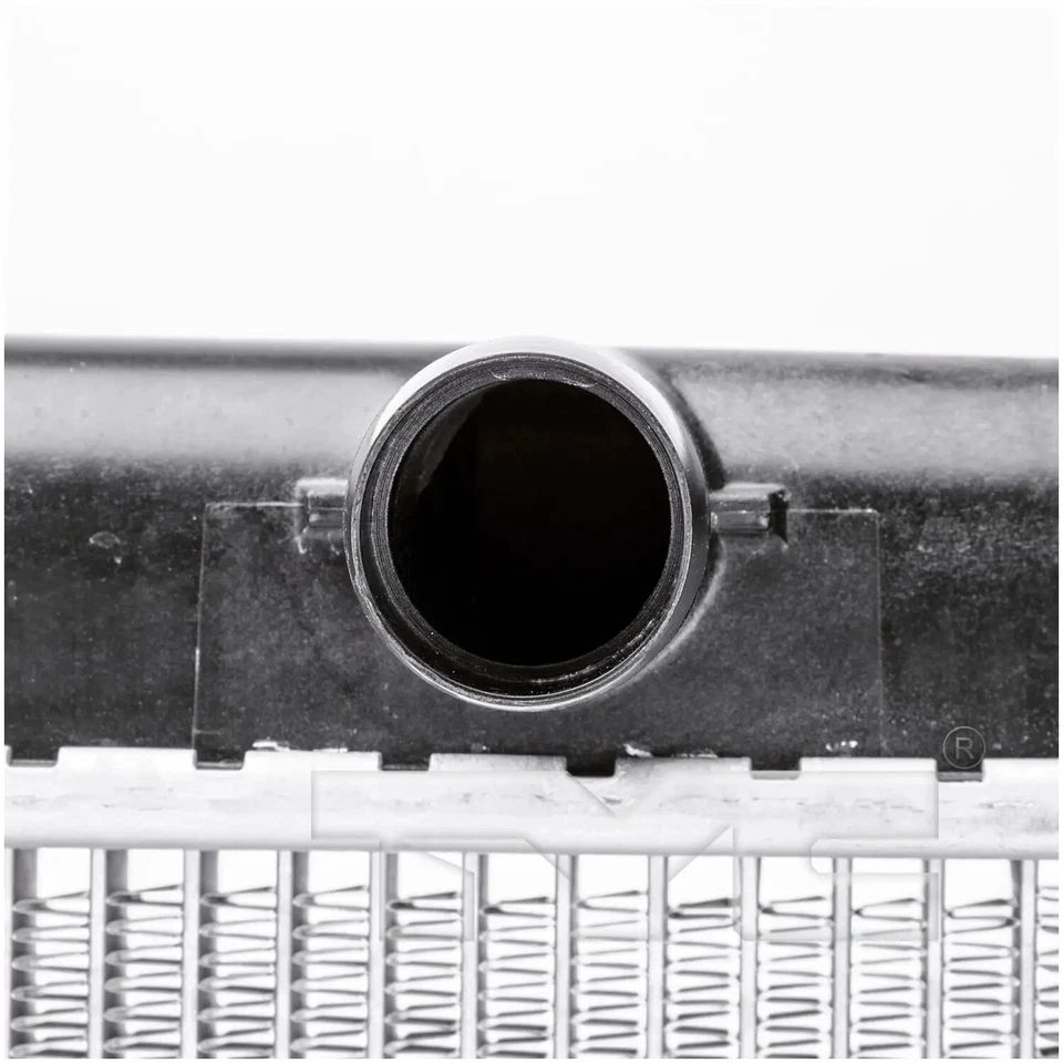 Conjunto de radiador TYC 2855 para 06-10 Hummer H3 H3T Foto 3 de 4