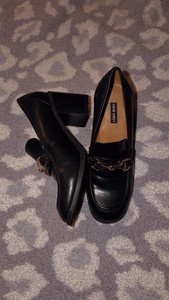 Nine West Women’s Black Faux Leather Slip-On Loafer Flats Chain Accent 7.5