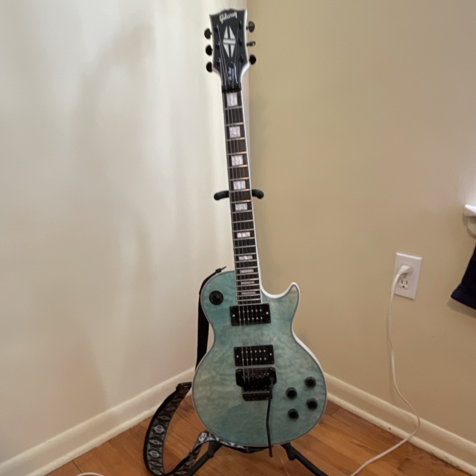 Gibson Les Paul Custom Electric Guitar Blue Quilted Maple 6-String