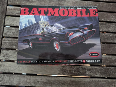 Batmobile from the classic 1966 television show Polar Lights | No. POL837 | 1:25
