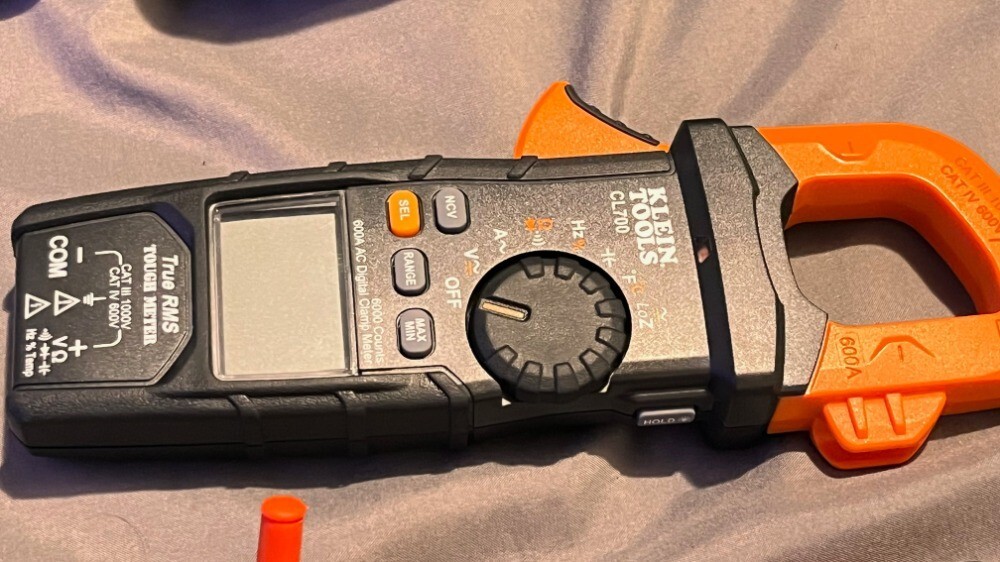 KLEIN TOOLS CL700 Clamp Meter,Digital,LCD,6000uF, Mint, Brand New