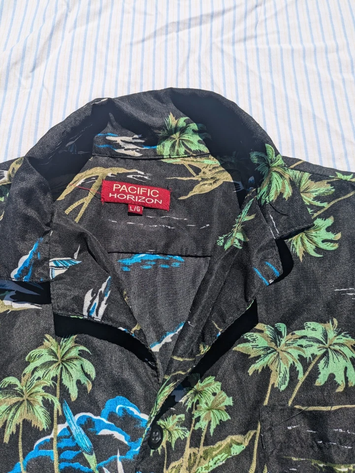 Camisa Hawaiana Palma Azul Pacífico Para Hombres Barcos Grandes Florales Árboles Skyline Foto 3 de 4