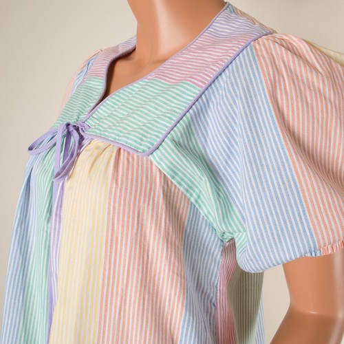 ๐ VTG EVELYN PEARSON Striped Pastel Cotton Blend Housecoat Robe Caftan Zip P - Picture 6 of 11