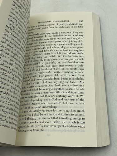 Alcoholics Anonymous Fourth Edition 4th Blue Medium Size Book 2001 Book Softback - Picture 11 of 12