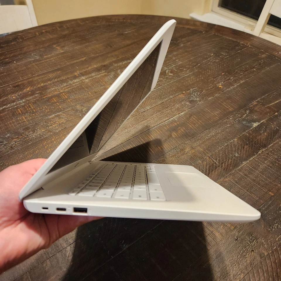 HP Chromebook 14 polegadas (32 GB, Intel Celeron N3350, 1.1GHz, 4GB SDRAM) 14-ca051wm - Imagem 4 de 4