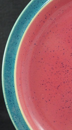 Denby Harlequin Dinner Plate Red and Green - Picture 3 of 4