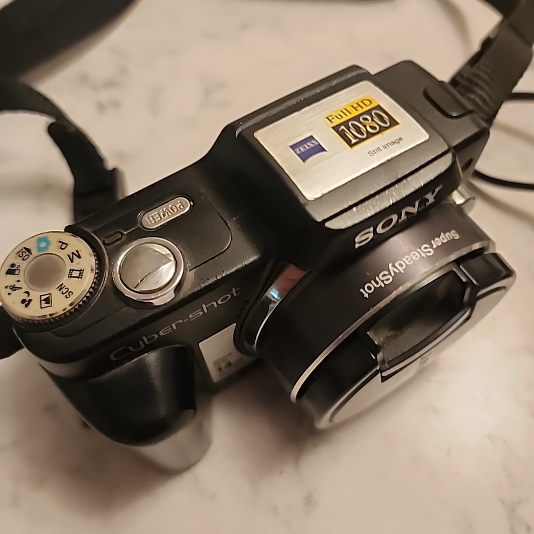 Sony Cyber-shot DSC-H3 8.1 MP Digital Camera - Silver for sale