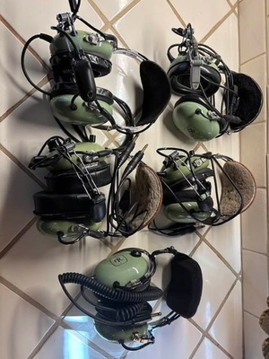 #ad David Clark Noise Cancelling Headsets 4 with MIC 1 just a headset $375.00