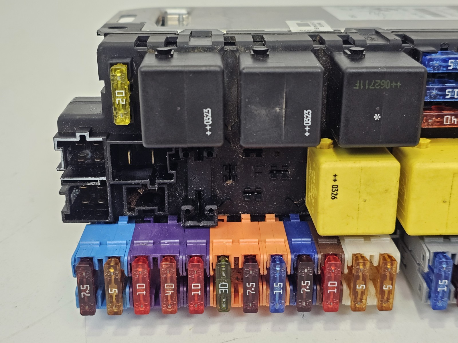 03-12 Mercedes R230 SL550 SL55 AMG Front Left SAM Fuse Box Control Module OEM