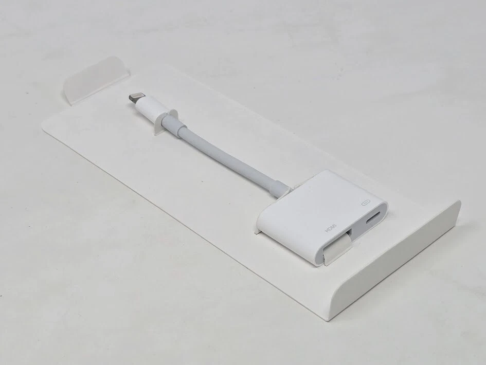 Genuine Apple Lightning to Digital AV Adapter (model MW2P3AM/A) HDMI & Lightning - Image 4 of 4