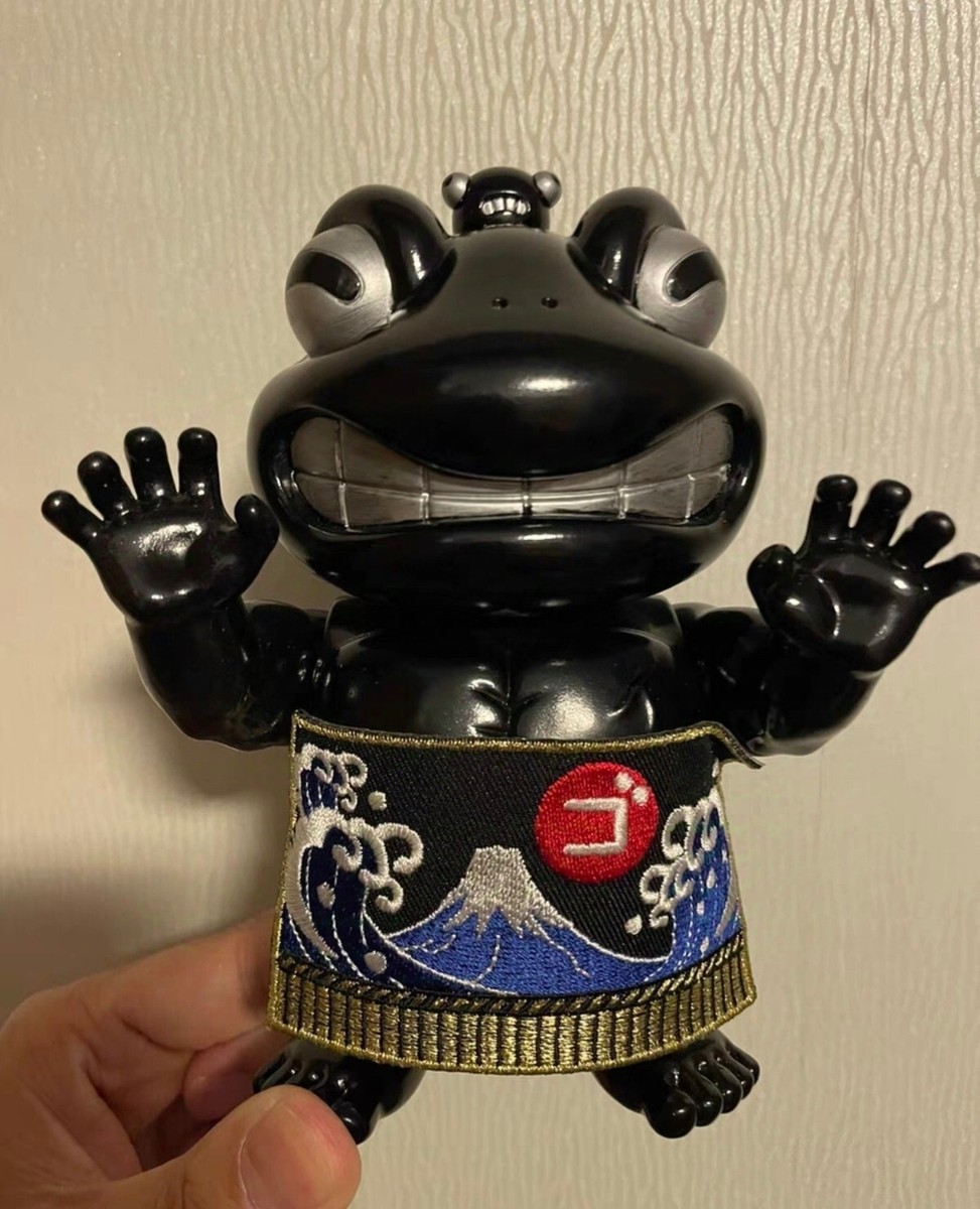 Goccodo X Realhead Sumo Frog With Apron Black Limited Sofubi Goccodo X Realhead Sumo Frog With Apron Black Limited Sofubi