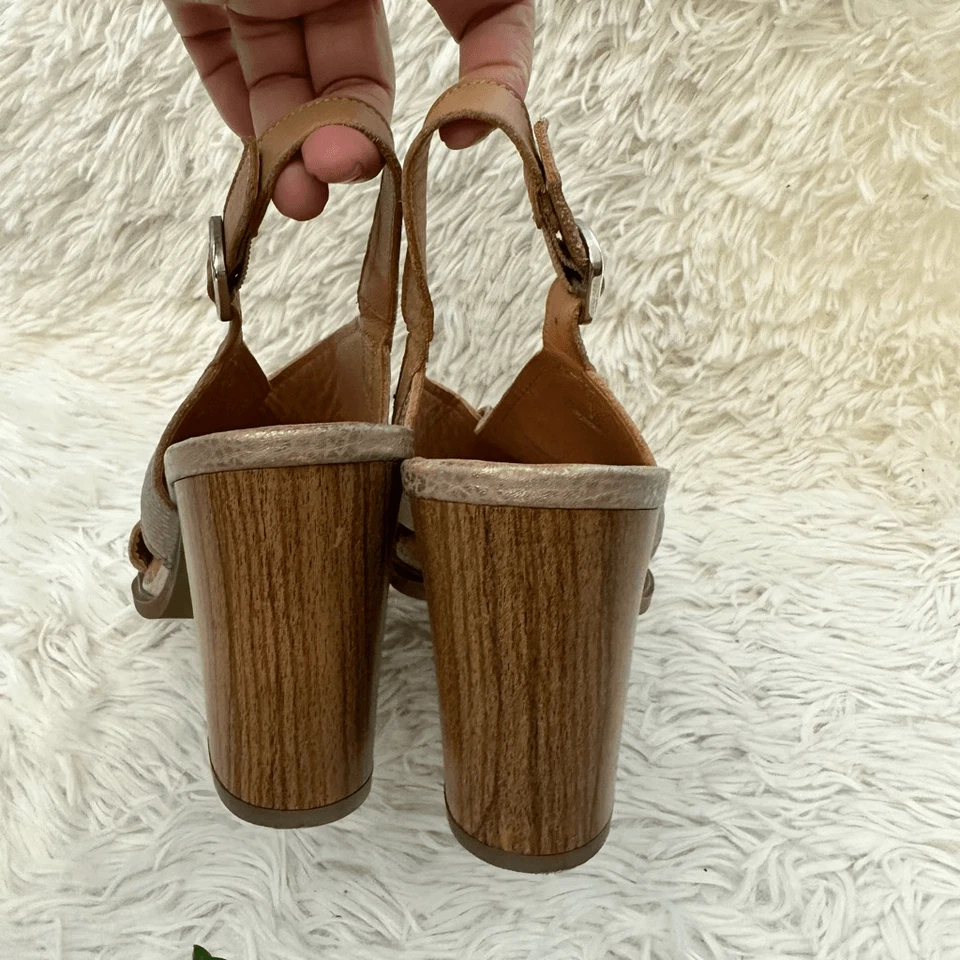 Sandalias Hispanitas Sitoshi Doradas Metálicas Cuero con Cordones Talla 40/ EE. UU. 9 Foto 4 de 4