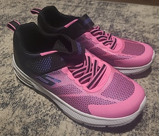 Skechers Girls Lightweight Breathable Dyna-Air Sneaker Size 4 Brand new great