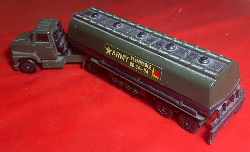 MATCHBOX LESNEY SuperKings Modellino K-16/115 FORD ARTICULATED TANKER ARMY (1973 - Immagine 2 di 4