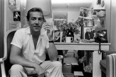 Actor Robert Lindsay poses for portraits in Los Angeles Californi- Old Photo 6
