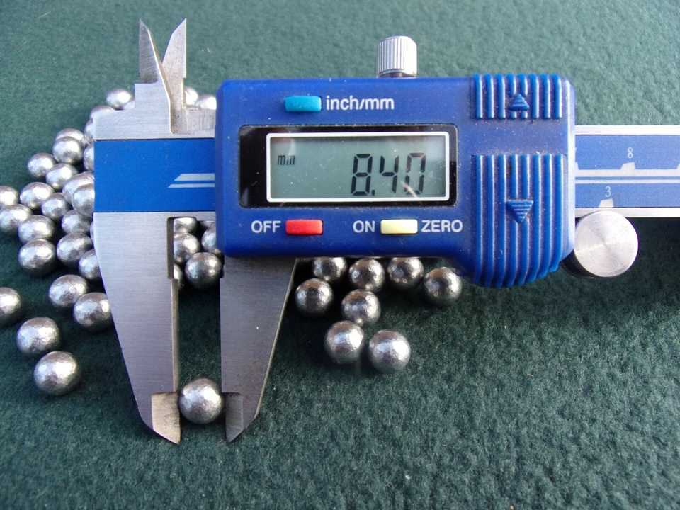 500 8.4mm approx round lead balls catapult slingshot ammo - Image 3 of 3