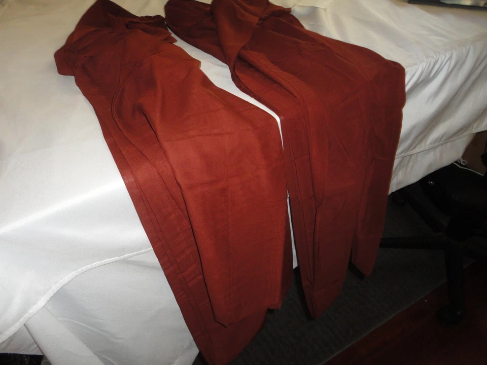 PANELES DE VENTANA AMERICAN LIVING GATLEY SEMI TRANSPARENTE GRANATE (PAR) 52 X 84 Foto 3 de 4