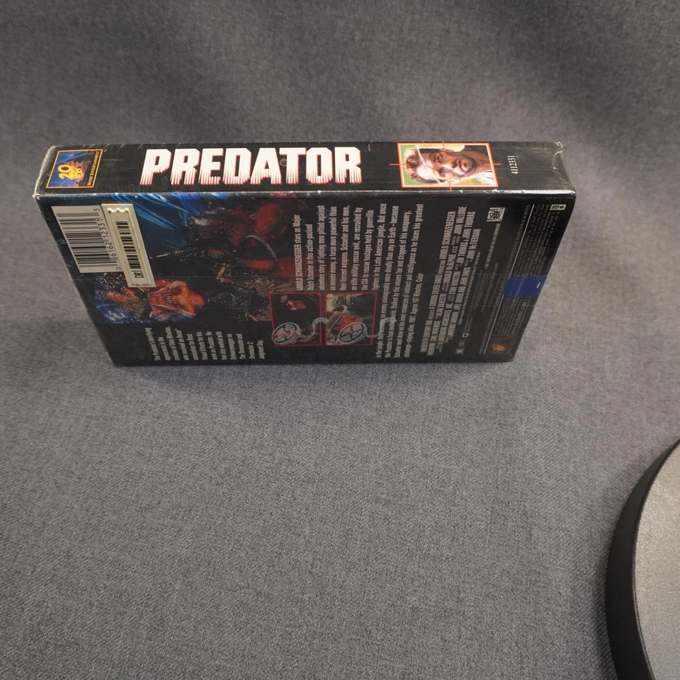 Predator VHS Tape New Sealed 1987 Arnold Schwarzenegger Lenticular Cover Fox - Image 4 of 4