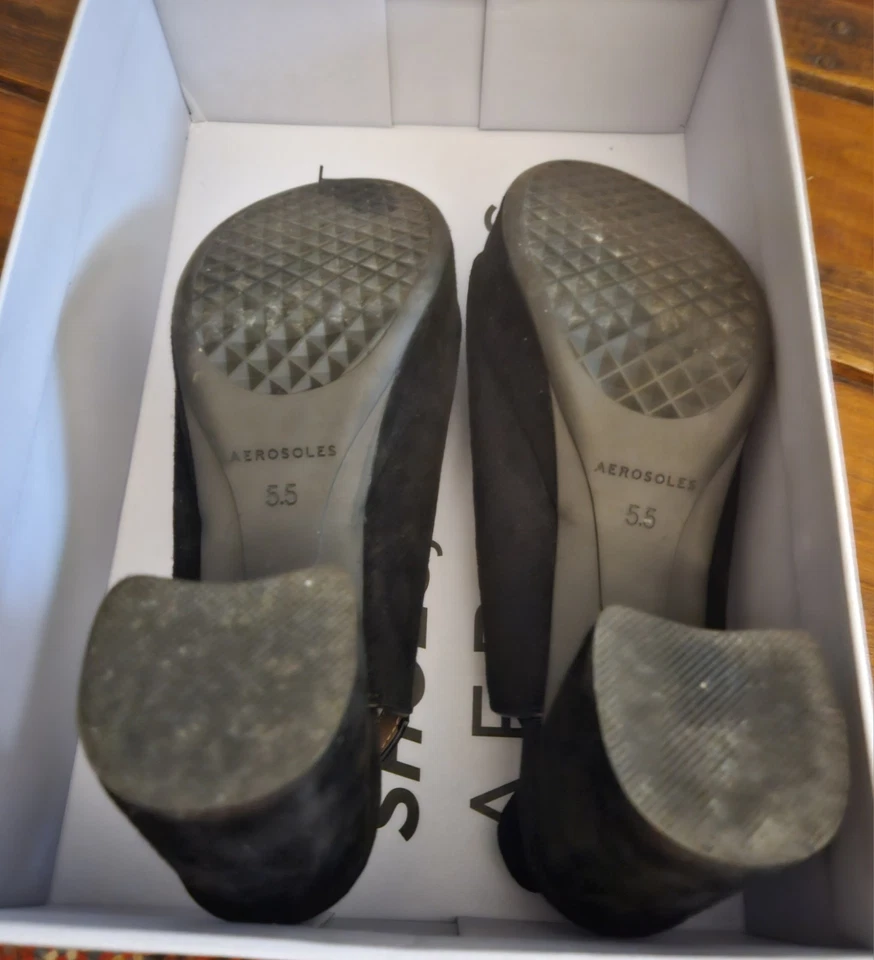 Sandália Aerosoles Cornelia Feminina Salto Plataforma Couro Preto Camurça tamanho 5.5 EUA - Imagem 3 de 4