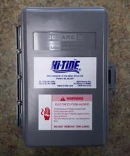 SquareD Q024L60NRNM Plastic Load Center Box with 20A Mini Circuit Breaker