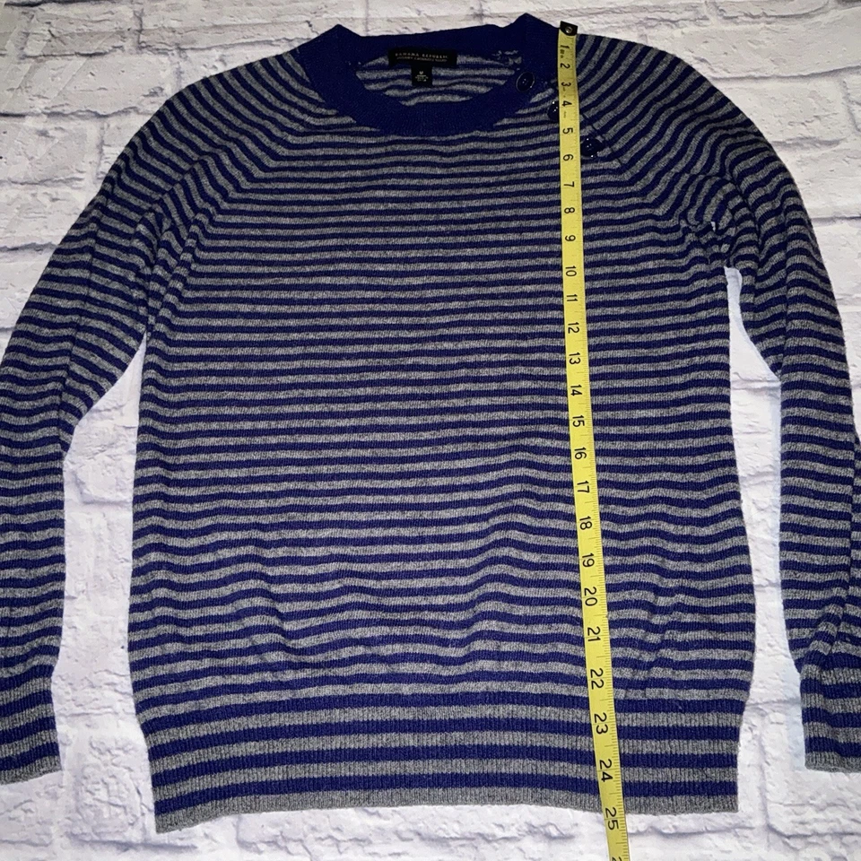 Suéter mediano para mujer Banana Republic gris púrpura a rayas lana mezcla cachemir Foto 4 de 4