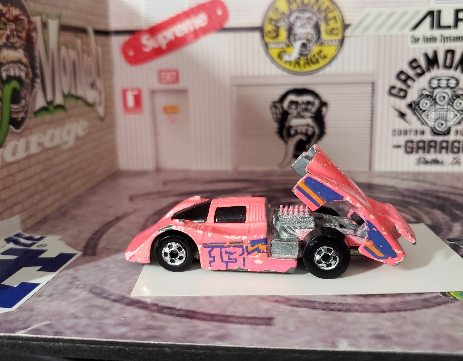 Picture 3 of 9