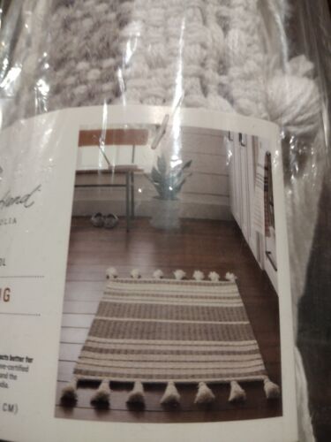 Tapis d'accent neuf cœur et main avec laine/coton magnolia 24"x36" gris/blanc gland - Photo 2 sur 4